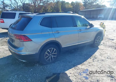 2021 Volkswagen Tiguan 2.0T Se/2.0T Se R-Line Black/2.0T Sel z USA, uszkodzony, nr VIN 3VV3B7AX0MM030521